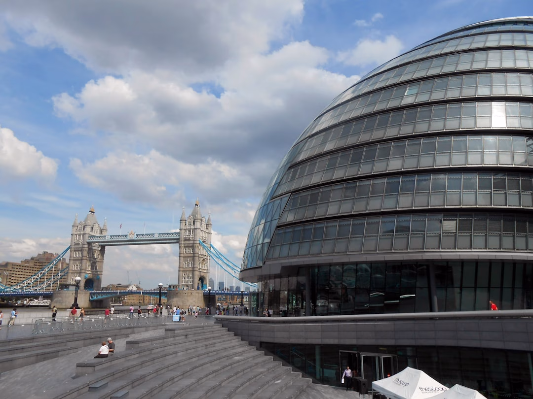 El compromiso de Reeves para ahorrar a las empresas £6.000 millones cortando papeleo descartado por