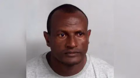 Un agresor sexual de Epping busca en Londres