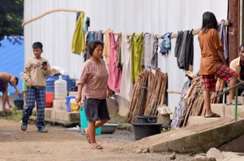 Familias en India temen no cumplir plazo para reasentarse
