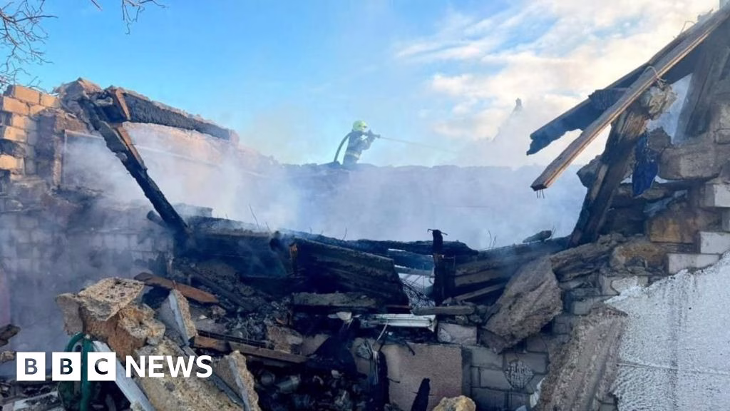 Ataques rusos dejan a Ucrania a oscuras