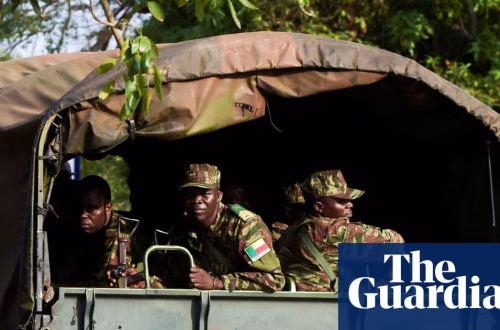 Unidades militares y aviones de guerra puestos en marcha en