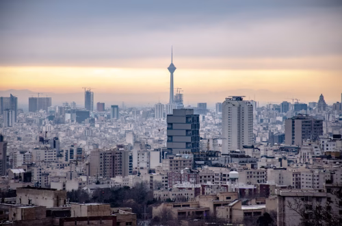 Irán Paralizado: El Apagón de Internet Congela Bancos y la Vida Cotidiana